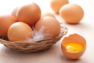 Dengan menggunakan telur, anda mencapai kesan kosmetik dan estetik yang tinggi